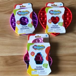 Fidgetz/Popits Play Pack! All three are brand new in packaging NWT